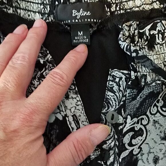 ✔ 5 for $25 Byline sleeveless blouse - Picture 2 of 4